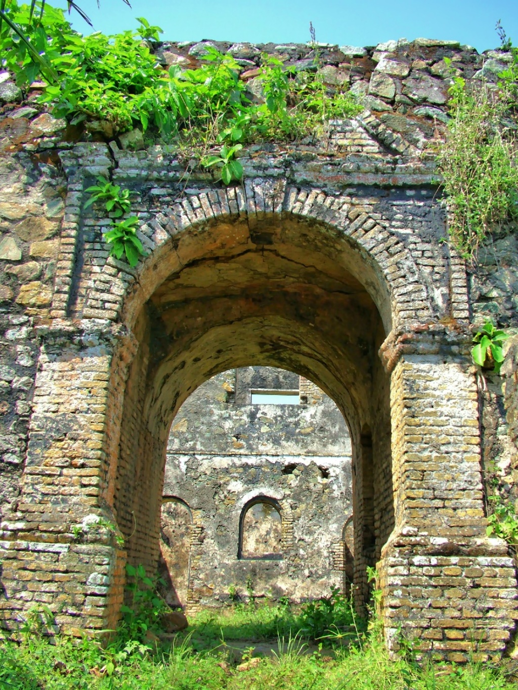 The entrance gate, King Badu had to pass before the Dutch executed him