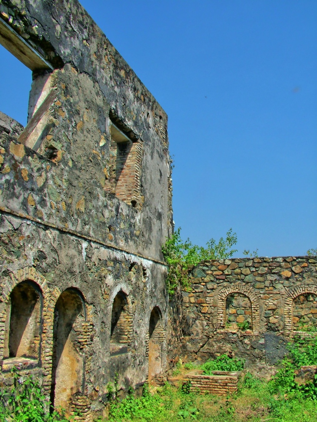 Inside defense wall, Fort Batenstein